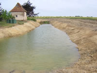 De-silting Moats